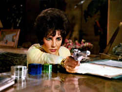 Elizabeth Taylor - The Comedians, 1967.