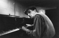  Glenn Gould ‘singing’ as he samples pianos at the Steinway