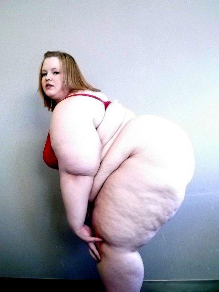 Nice profile pose Amanda/Foxy Roxxie 53-52-64 46D 5'4" 400 lbs. 182 kg BMI 68.7  	 /- 