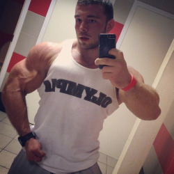 thickasawrist:  so young so jacked