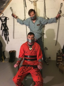 jamesbondagesx:  Prisoners at play. 