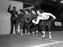 vintageeveryday:  32 interesting vintage photos of roller derby