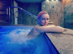 lexibelle100:  Spa tip: face the jets for an orgasm and try not
