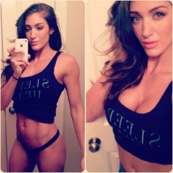 sexygymchicks:  @_julialane: Loving this offseason! It’s Cold