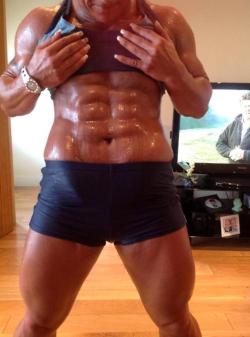 beefart1972:  tuffmuff:  DRENCHED abs.   Hawt 