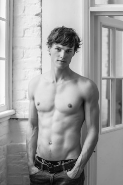randomh3at:  Chris Poulter by Cameron McNee curious? 