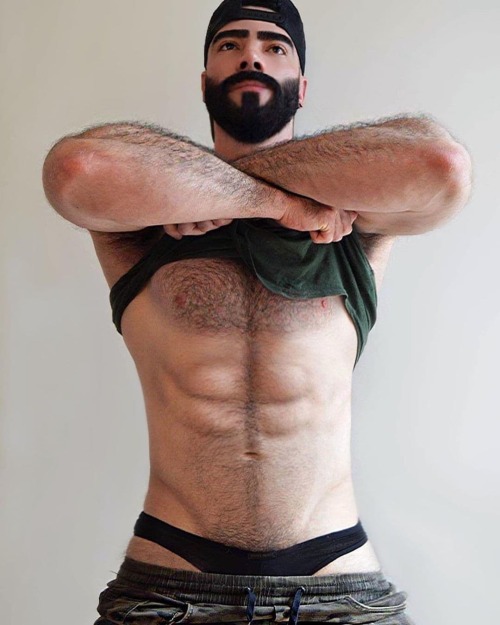 beardedhairyscruffhunks:  @airondouvier 🧔by @male.archetypes