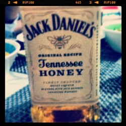 Salud!!!!!! Echenle!!! #JackDaniel’s #whisky #saluuu!