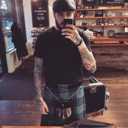 capitalcityscoundrel:Burns day in the barbershop!