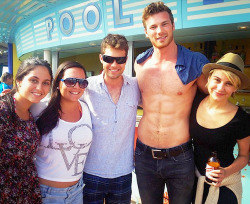  Drew Seeley, Derek Theler n Chelsea Kane    