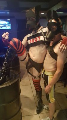pupboy-mal:  Sir gave me his drag boots to wear at the bar tonight!