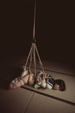 evilthell:  My rope and photo, more at http://evilthell.com