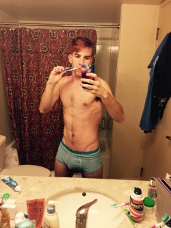 the-uppity-b:  Why do I only take selfies while brushing my teeth?