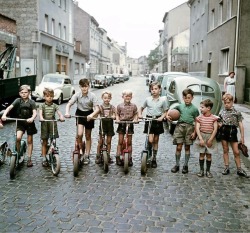 latenightpersonality:Die Roller-Kinder, Bonn, 1955 photo by Josef