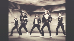 supertgirl:  Hips don’t lie- Kpop boys edition 