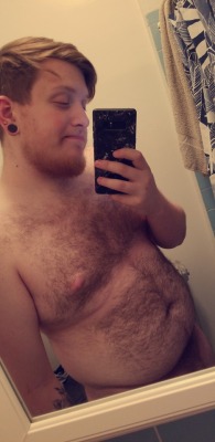 screamocub:My blog was overdue for some tummy.