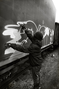 karina-rap:  Vandals and Trains en We Heart It. http://weheartit.com/entry/54599579/via/vaitiuzao