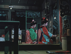 ozu-teapot:  Floating Weeds - Yasujirô Ozu - 1959 Machiko Kyô,