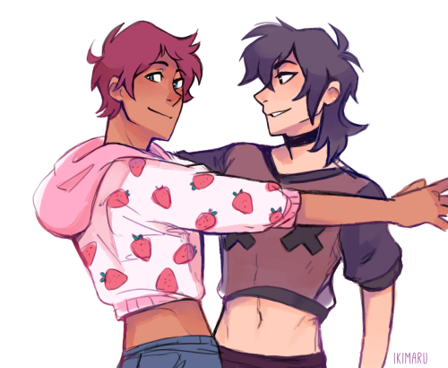   crop tops cROP TOPS(I’m a bit late with the memes but