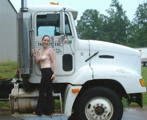 carolinagirlsflashing:Truck from Statesville, North Carolina 28677 - post#417
