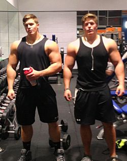 blondemusclebeasts:  Vinci Twins