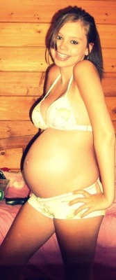 hotpregnants:  Photo http://ift.tt/1JoAaio
