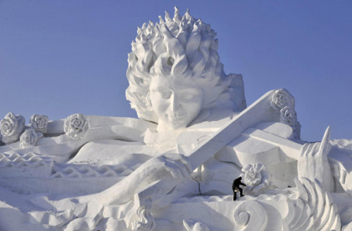 littlelimpstiff14u2:  Harbin International Ice and Snow Sculpture Festival  In 2001, Harbin Ice Festival was merged with Heilongjiang International Ski Festival and got its new formal name China Harbin International Ice and Snow Sculpture Festival. The