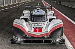 itsbrucemclaren:  ———-    Porsche 919 Evo   ———-