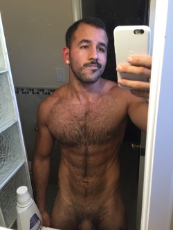 thoseinnerthots:  stonebc:  notlorenzo:  Hairy af.  I want one