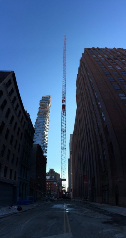 weaintaboutshit:  pussy-on-da-chainwax:  jehovahhthickness:  sonoanthony:  prettyboyshyflizzy:  prettyboyshyflizzy:  Crane collapse in nyc… the crane is like 2 blocks long…1 dead 2 seriously injured   imagine walking and u see this shit coming down