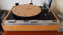 analog-dreams:  Blue Amp Thorens TD125 