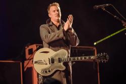 gotcaughtintheplaid:  Queens of the Stone Age - Reading Festival