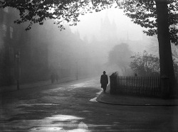 luzfosca:  A foggy day in Lincoln’s Inn, London, 1932 From