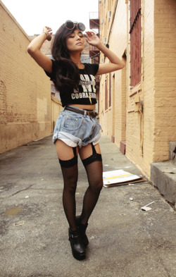 fashionpassionates:  GET THE LOOK! Get the shorts here: DENIM