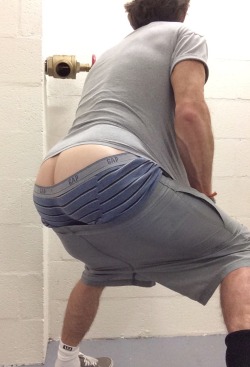 hotguyshotunderwear:  Look at this hot follower submission from