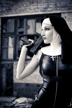 cosplayblog:  The Saint from Hitman: Absolution  Cosplayer: IlonaPhotographer: