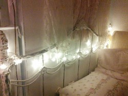 iwishiwasafairy:  My room 