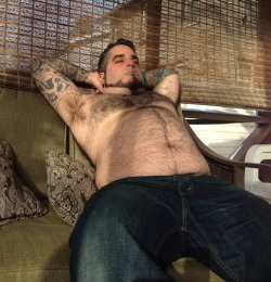 fhabhotdamncobs:  luisgpiercing  Shirtless on the porch  Thanks