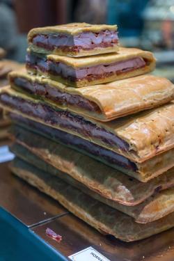 food-porn-diary:  [OC] These meat and pastry slices in Valencia…[2000x3000]