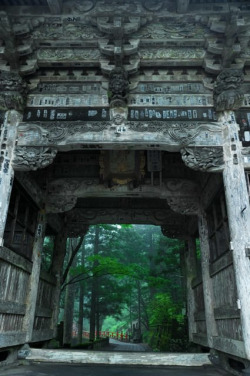 bluepueblo:  Shrine Gate, Gunma, Japan photo via taruho 