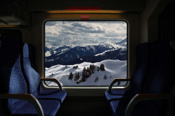 svnctity:  trefoiled:  Crossing the Alps by train, near Tirol,