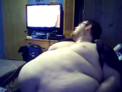 obesepandaboy:  belly <33 