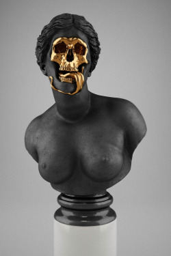 hifructosemag:  Hedi Xandtâ€™s sculptures add macabre twists