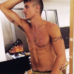 celebpits:  Sean FarisThank you