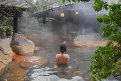 biverbal:  Sanga Ryokan Morning Bath 2008 by JohnCramerPhotography on Flickr. 