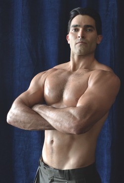 grasonas:  Tyler Hoechlin as Joe Weider in Bigger