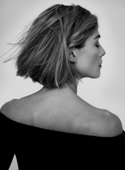 jonrsnow:  Rosamund Pike photographed by Yu Cong for Modern Weekly