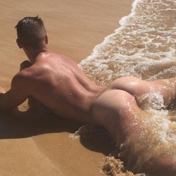 uncensoredpleasure:  It was a gay nude beach after all, with