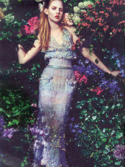 stopdropandvogue:  Holly Rose Emery wears Chanel Haute Couture