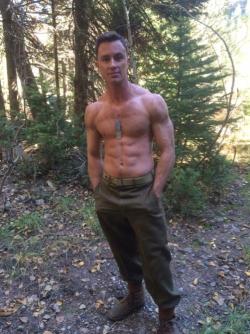 ryankelleyonline:  @the_ryan_kelley: “Uniform? Nailed it! #ReadySir“